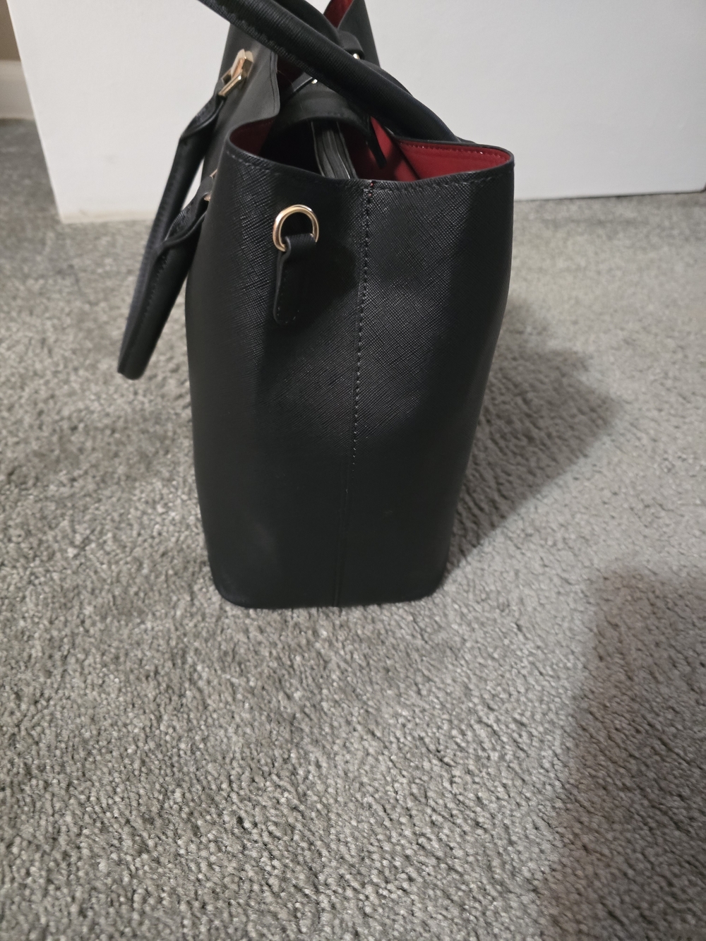 Aldo Aquafynaax Classic Black Tote Shoulder Purse with Red Interior - Picture 5 of 9